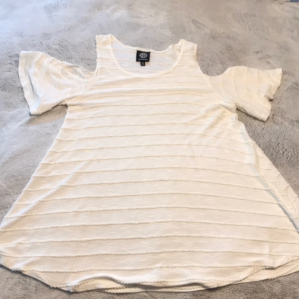 Bobeau flowy cold shoulder top
